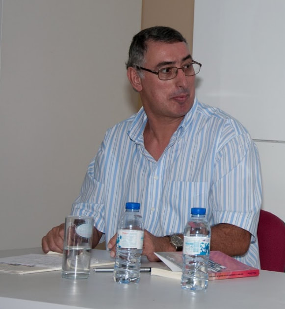 O autor José A. Teixeira